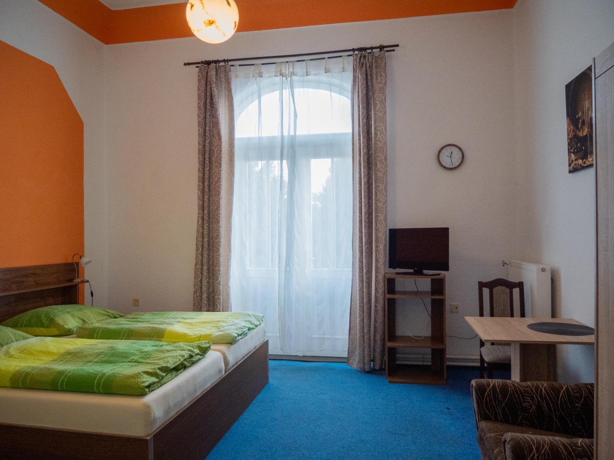 Hotel Club Vranovska Ves Екстер'єр фото